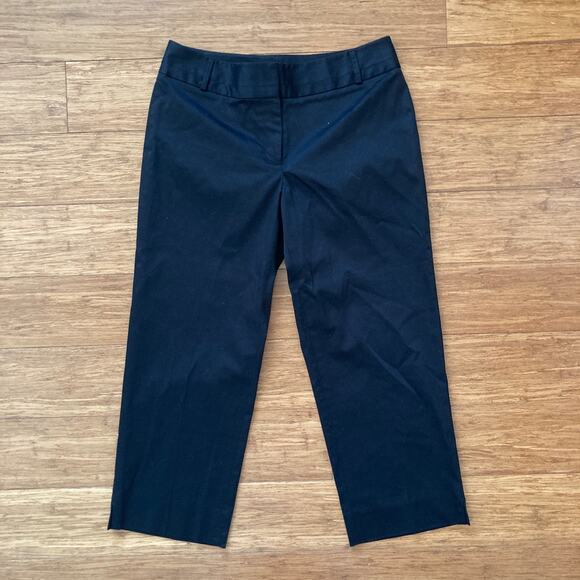 White House Black Market Black Capris, Size 6R - Picture 2 of 7